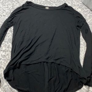 black flowy long sleeve tee